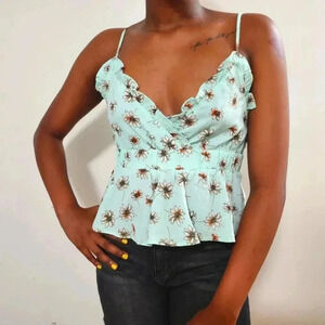 NWOT Vera‎ Moda-Mint floral crop tank